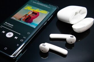 Listen to your favorite music on the go with Joyroom JR T04S TWS