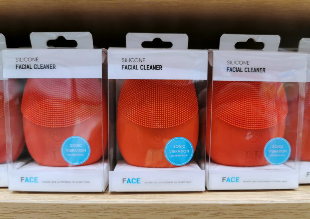 Miniso Silicone Facial Cleaner Store