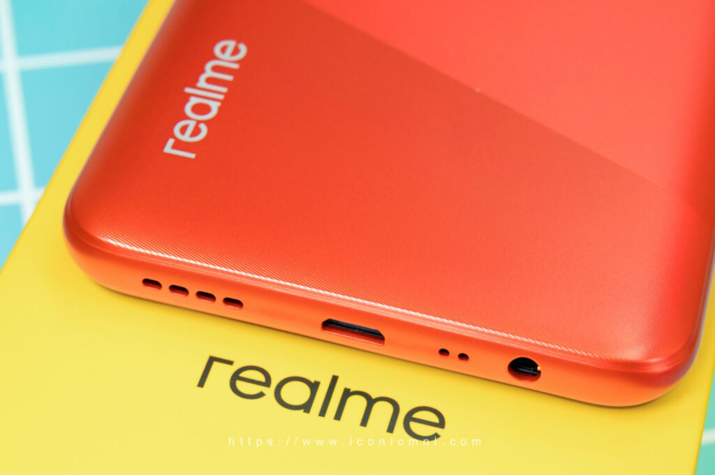 realme C12 bottom