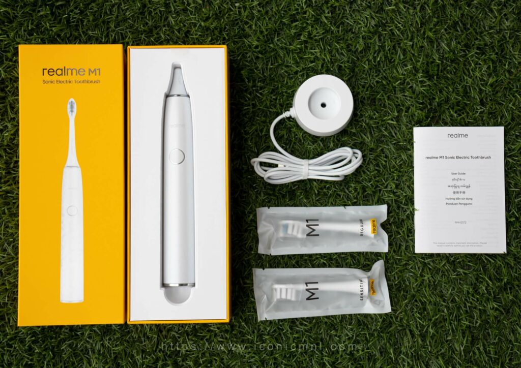 realme M1 Sonic Electric Toothbrush - What's Inside The Box