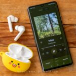 Huawei FreeBuds 4i - listening to music