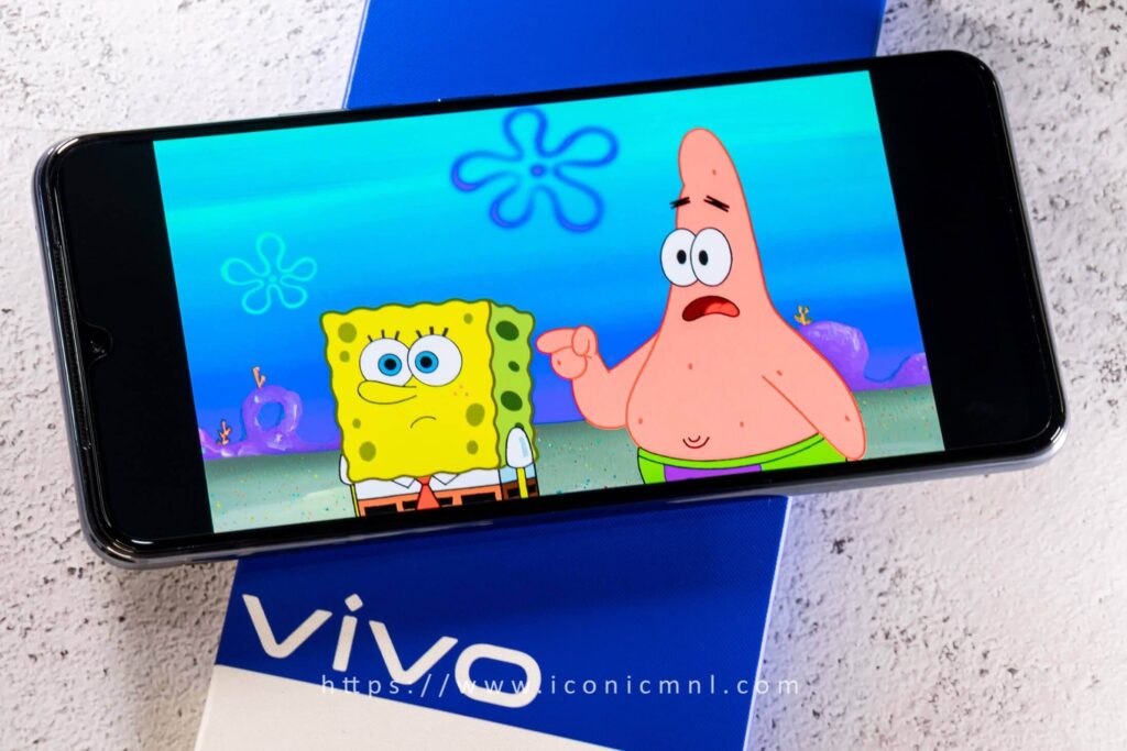 vivo Y73 - watching videos