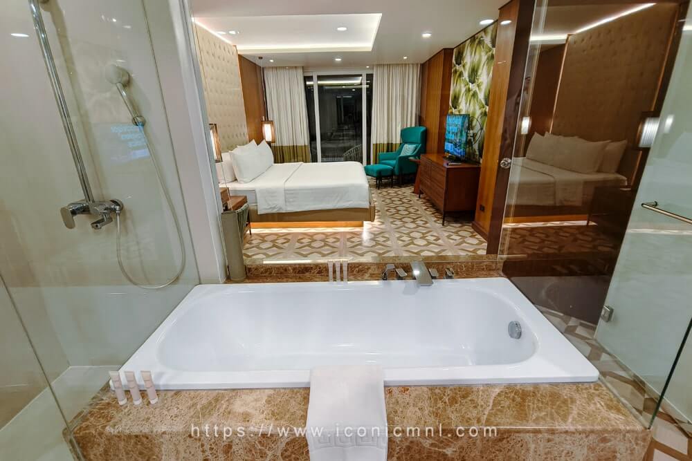 Movenpick Resort & Spa Boracay - Premium Suite King
