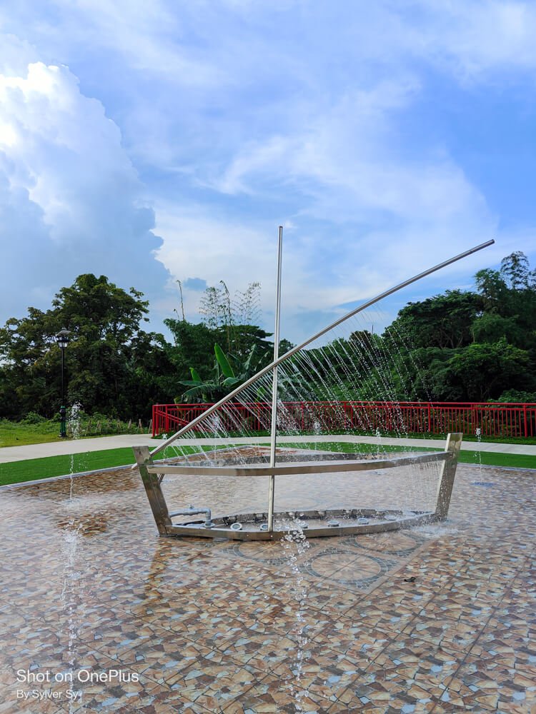 Batangas Lakelands - fountain