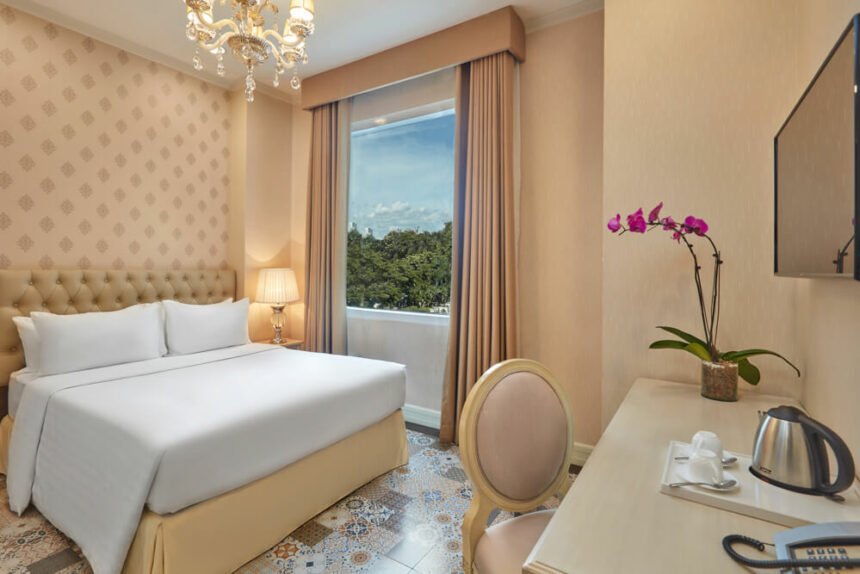 Rizal Park Hotel deluxe room