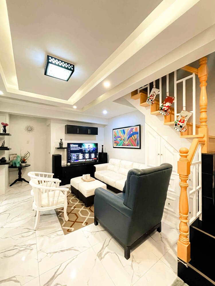 airbnb Cozy 3 bedroom + Family Room Home in Taguig