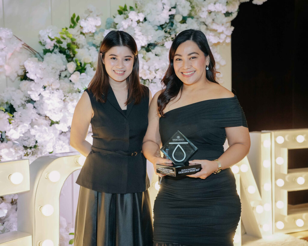 Dr. Isabelle Fernandez and Dr. CJ Marasigan of Luminisce received the Teoxane x DMark Beauty Champion Award