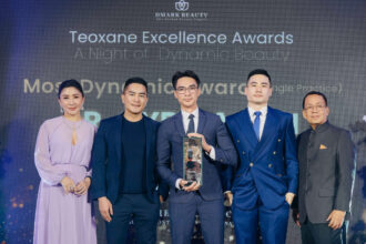 Dr. Isabelle Fernandez and Dr. CJ Marasigan of Luminisce received the Teoxane x DMark Beauty Champion Award