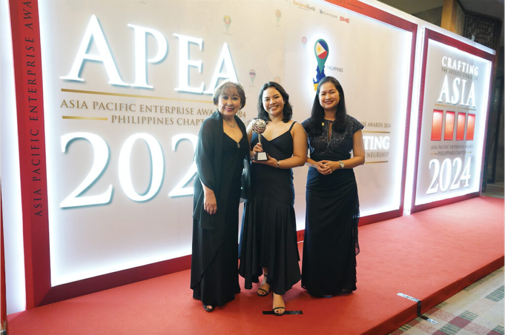 Watsons executives receive the Inspirational Brand Award from the Asia Pacific Excellence Awards