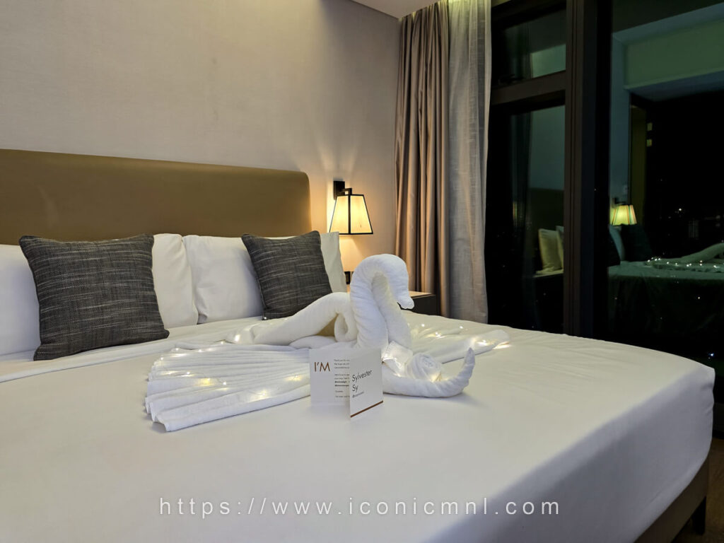 Bedroom Executive Suite Oakwood Makati