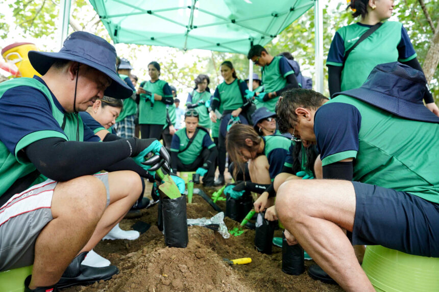 Manulife Philippines Broadens Partnership with Haribon Foundation to Plant Mangrove Trees in Quezon Province