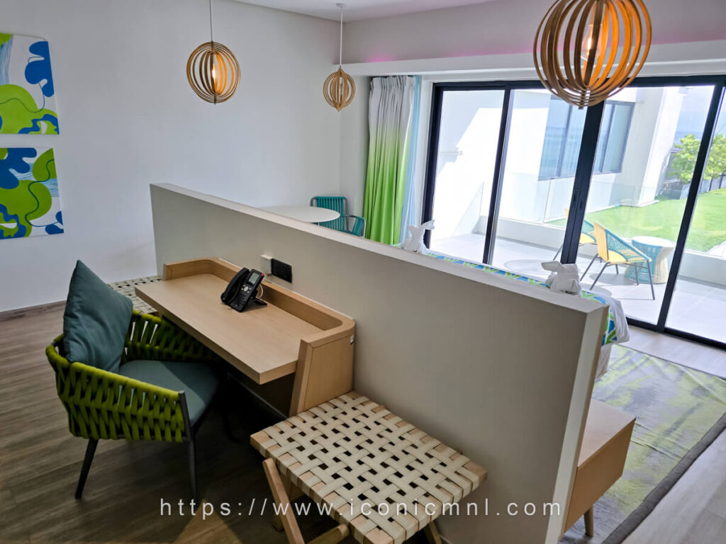 Lime Resort Manila Premier King Bayview Suite Bedroom