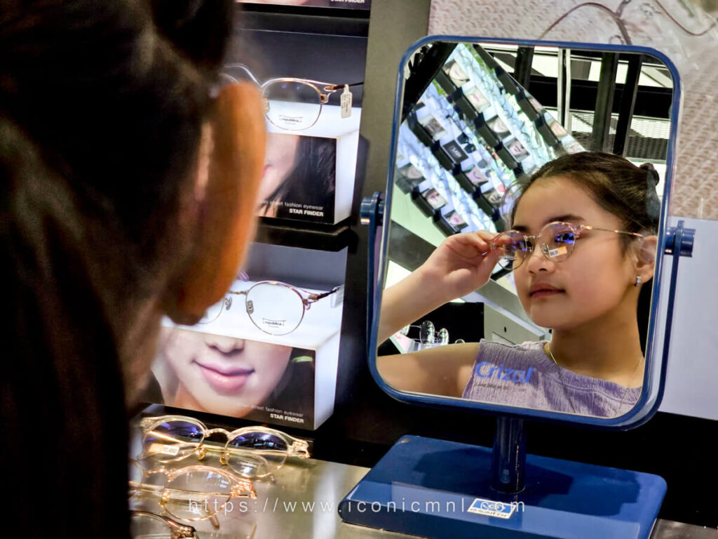 Finding the Perfect Eyeglasses at Starfinder Optical - Arkisha