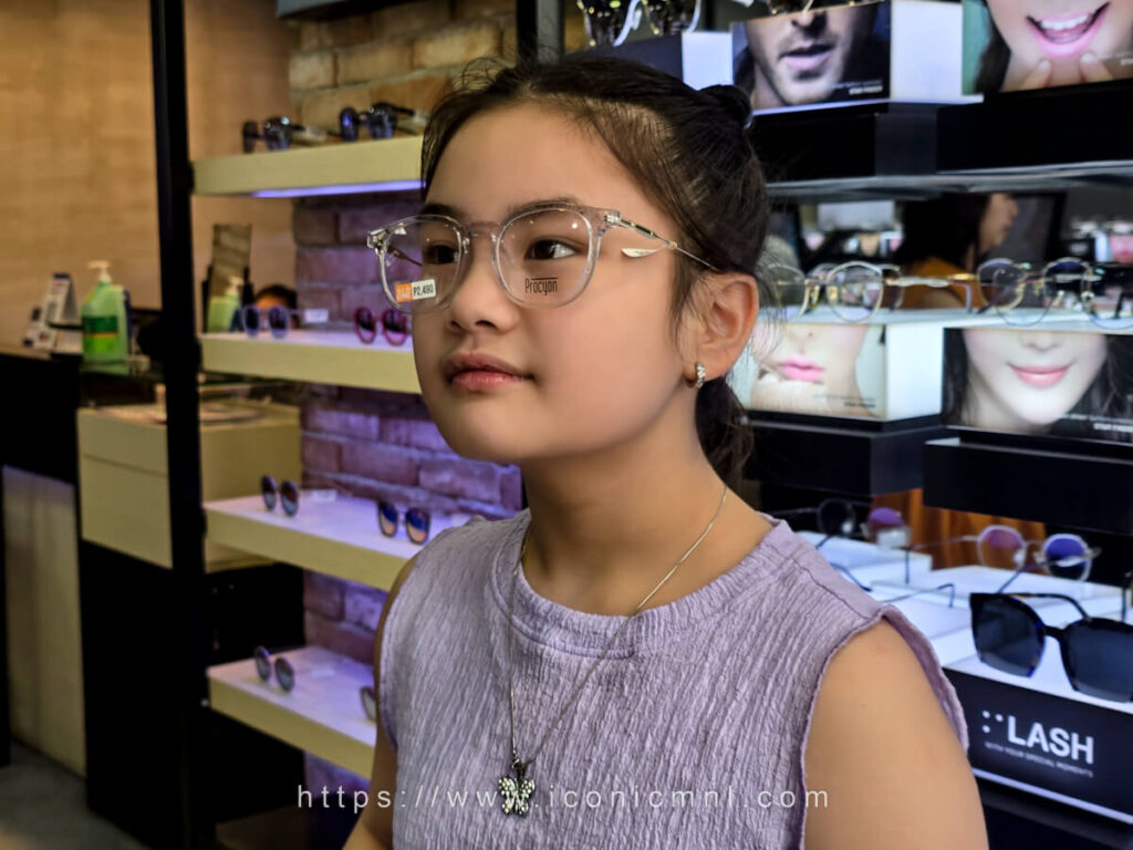 Finding the Perfect Eyeglasses at Starfinder Optical - Arkisha