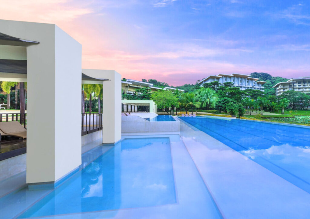 Pico de Loro Cove