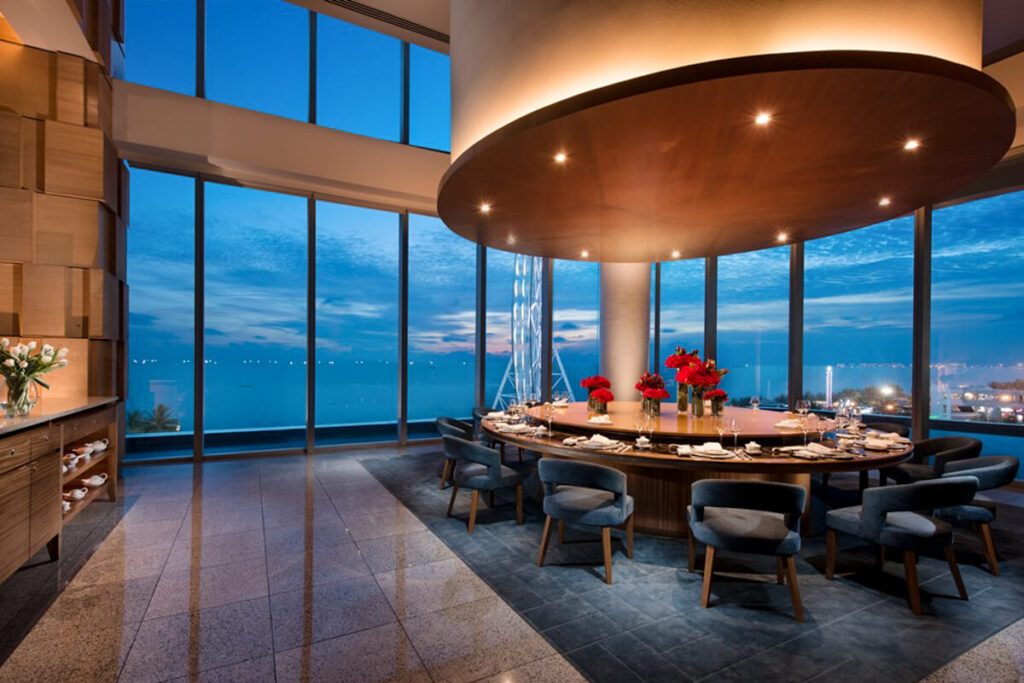 China Blue by Jereme Leung, Private Dining Room 1 gives diners a view of the Manila Bay