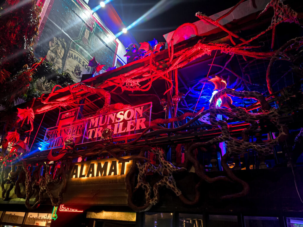 Munson Trailer – Alamat