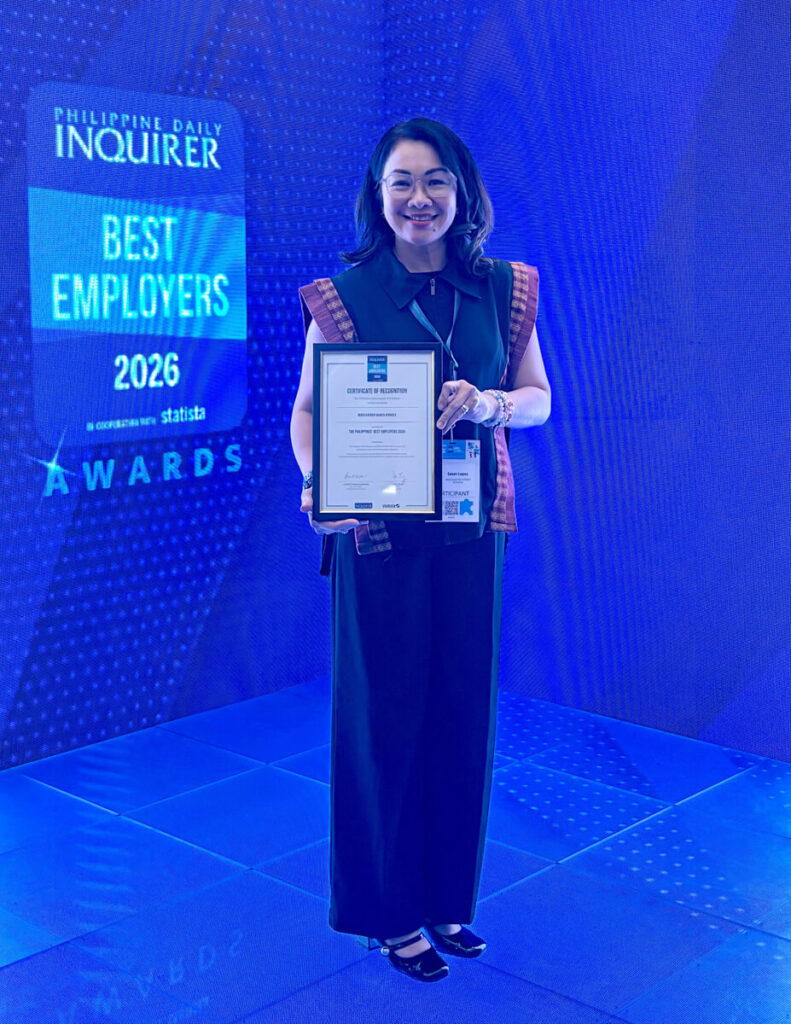 Seset Lopez, HR Director and Manila Site Lead, accepted the Best Employers 2026 award on behalf of Reed Elsevier