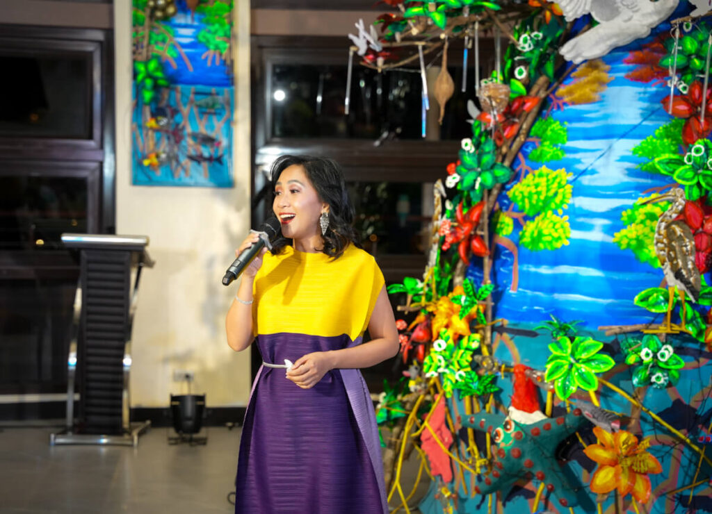 Soprano Duo, The Nightingales serenades the night