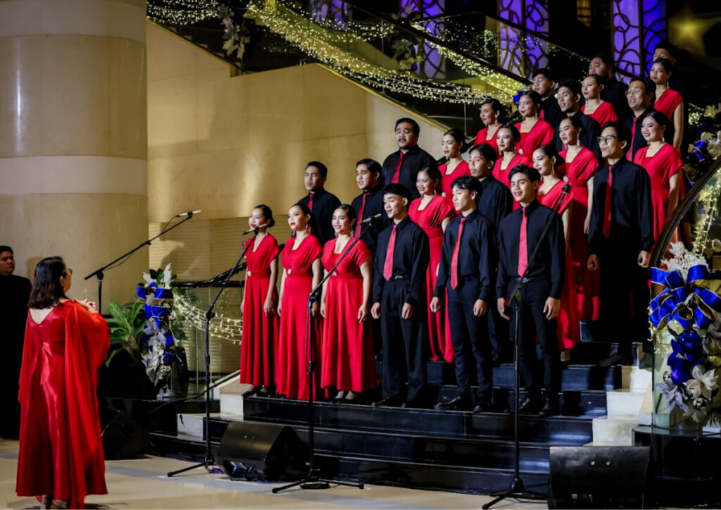 Radisson Blu Hotel Cebu Tree Lighting