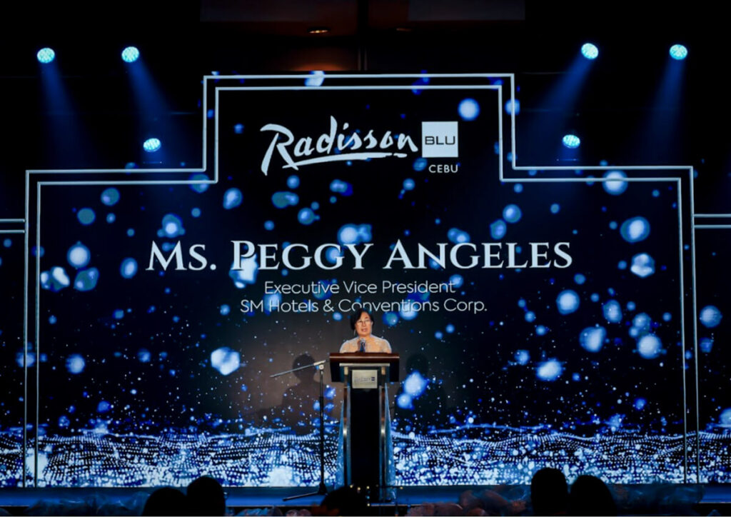 Radisson Blu Hotel Cebu Tree Lighting