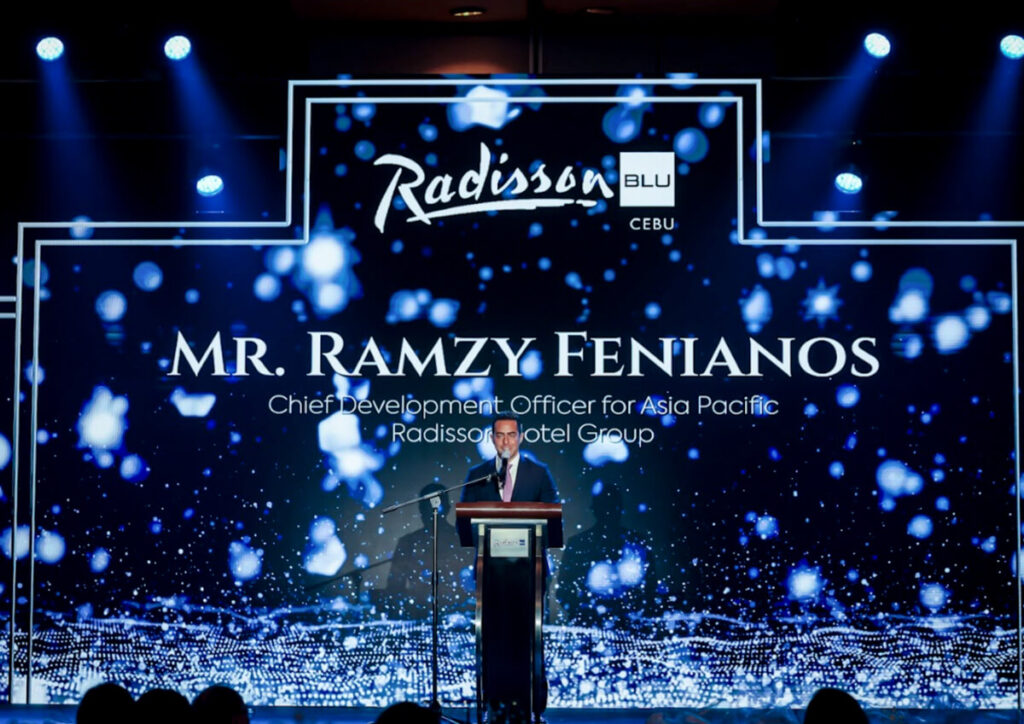 Radisson Blu Hotel Cebu Tree Lighting