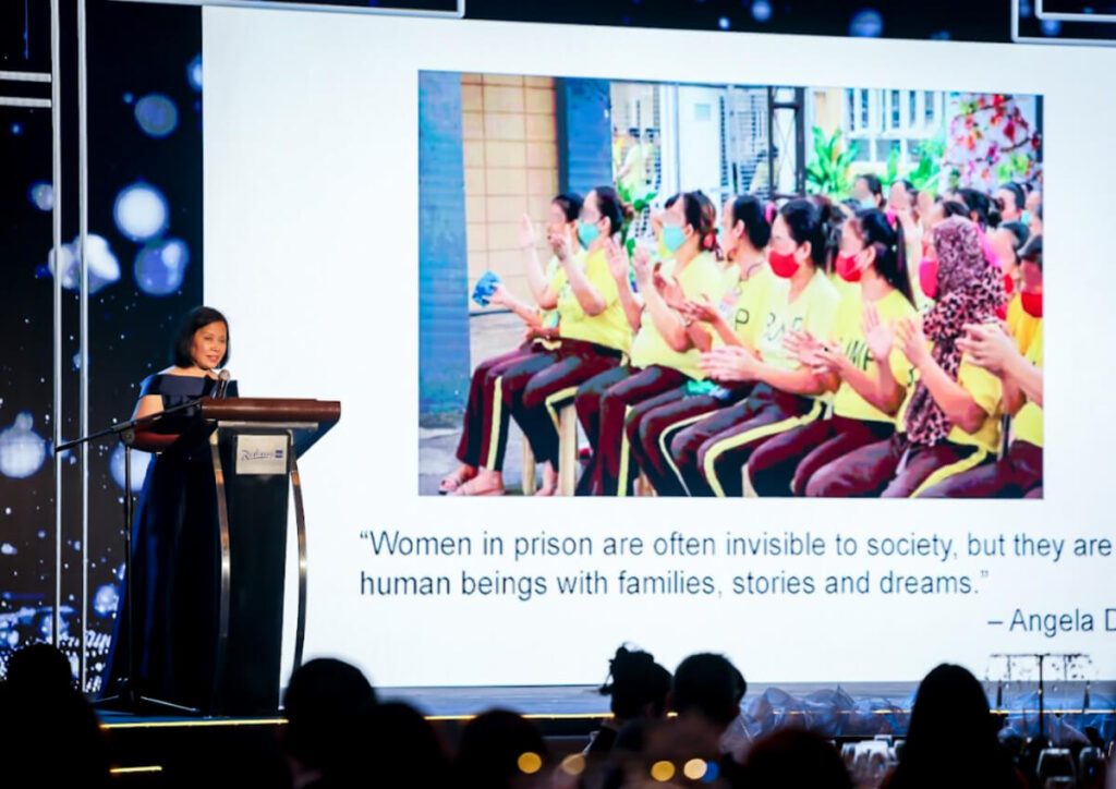 Radisson Blu Hotel Cebu Tree Lighting