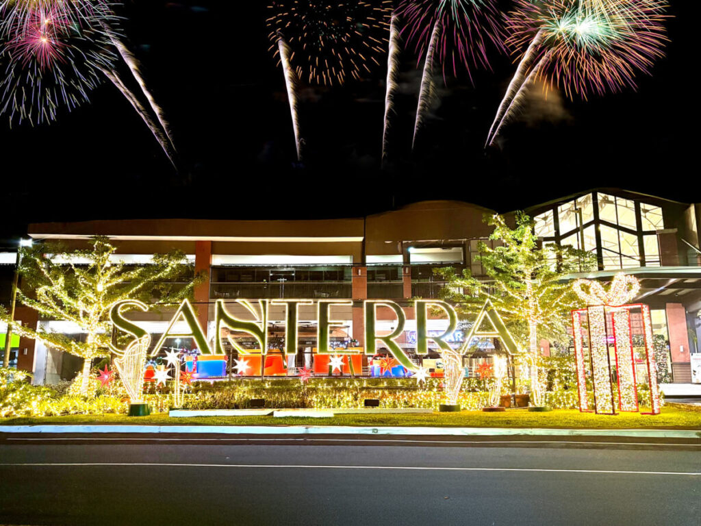Vista Manors Unwraps Christmas Celebrations in a Nationwide Lighting Ceremony - Santerra