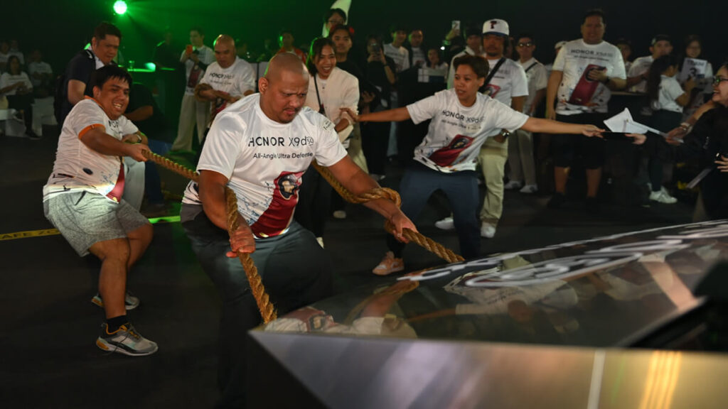 HONOR X9d 5G against Tesla Cybertruck