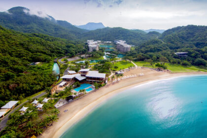 Pico de Loro Cove