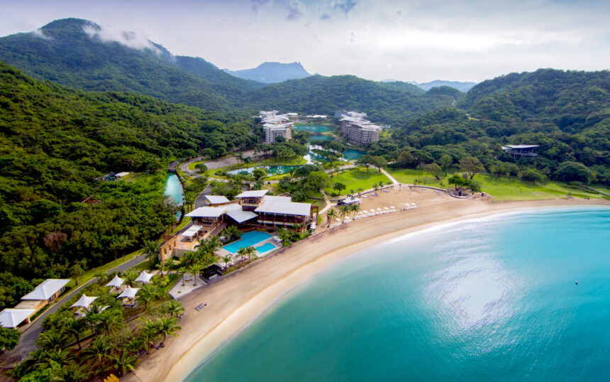 Pico de Loro Cove