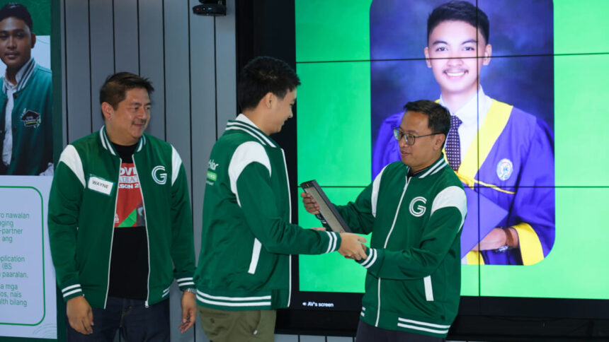 STEM Business Students form newest batch of GrabScholars