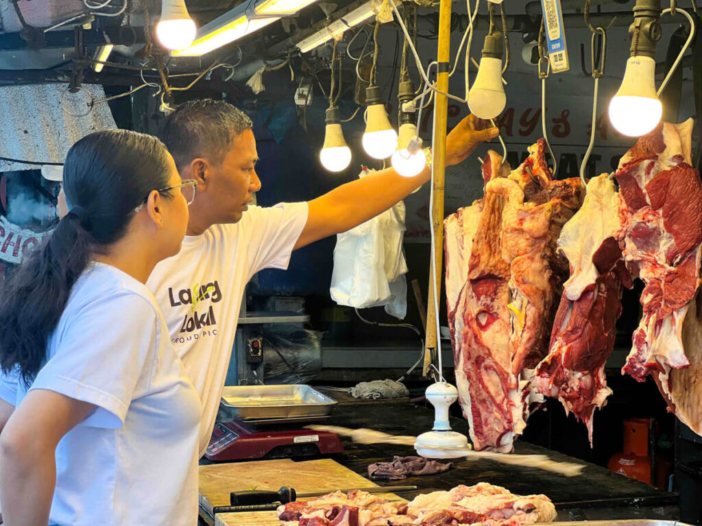 Lasang Lokal Proudly Pico Batangas Journey - Chef Marlon and Mel choose the ideal tenderloin cut at a market in Batangas